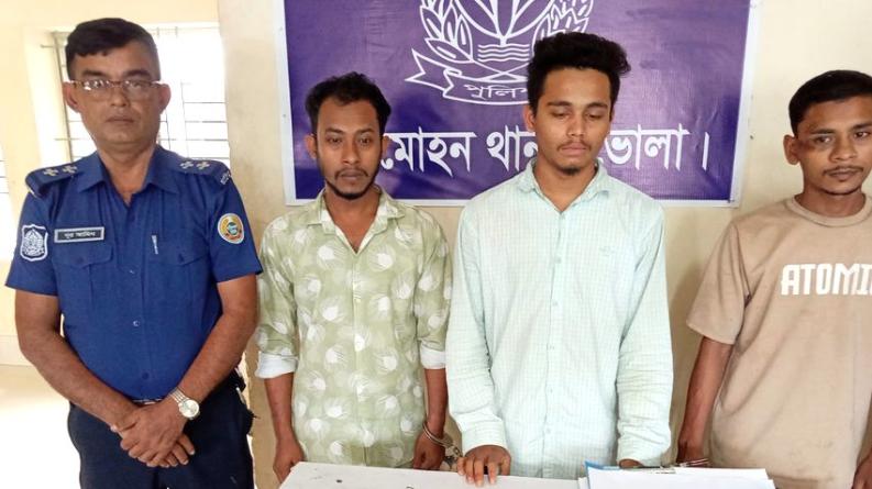 লালমোহনে গৃহবধূকে জিম্মি করে ডাকাতি-শ্লীলতাহানি, গ্রেপ্তার ৩