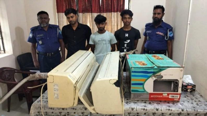 সাবেক সংসদ সদস্যর বাড়ির মালামাল চুরি, একদিন পর উদ্ধার করলেন পুলিশ