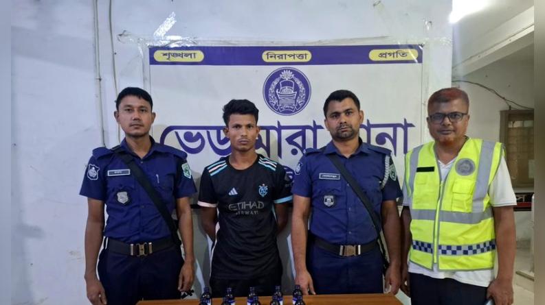 ভেড়ামারায় ২০ বোতল ই-স্কাফ সিরাপসহ যুবক গ্রেপ্তার