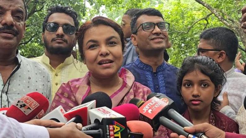 নুহাশপল্লীতে শ্রদ্ধা-ভালোবাসায় হুমায়ূন আহমেদকে স্মরণ