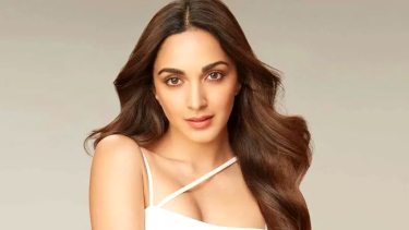 ঘনিষ্ঠ দৃশ্যে অভিনয়, তোপের মুখে কিয়ারা আদভানি
