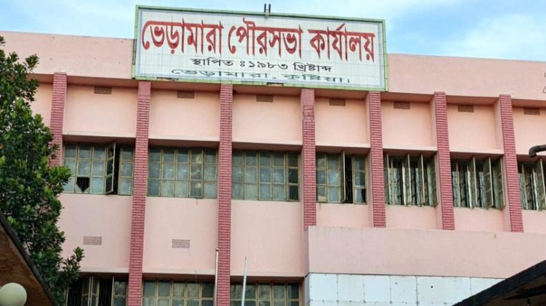 নোটিশেই খালাস ভেড়ামারা পৌরসভা, নির্বিঘ্নে চলছে অবৈধ ভবন নির্মাণ