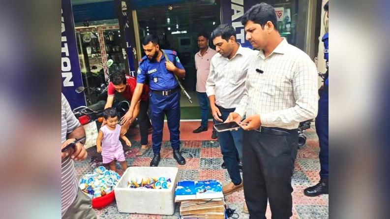 মহম্মদপুরে শো-রুমের আড়ালে  অবৈধ আইসক্রিম ব্যবসা, জরিমানা