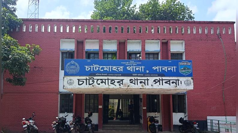 চাটমোহরে ধারালো অস্ত্রাঘাতে কুকুর হত্যার অভিযোগ