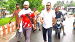 মাথায় কাফনের কাপড় বেঁধে অস্ত্র হাতে সাবেক ছাত্রদল নেতার মহড়া
