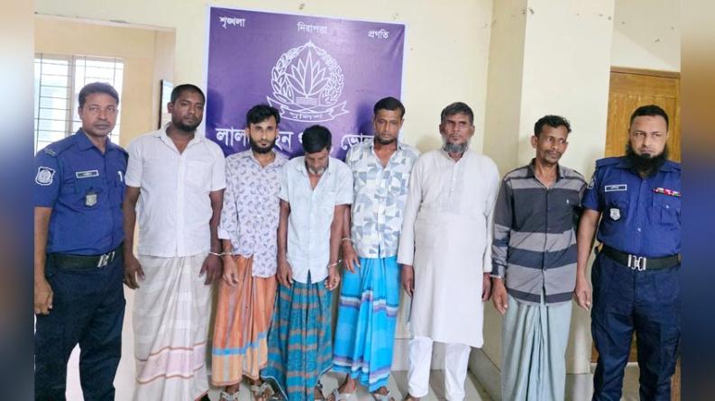 লালমোহনে ৬ জুয়াড়ি আটক