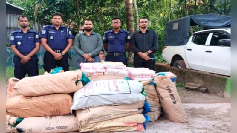 মির্জাগঞ্জে নিষিদ্ধ পলিথিন জব্দ