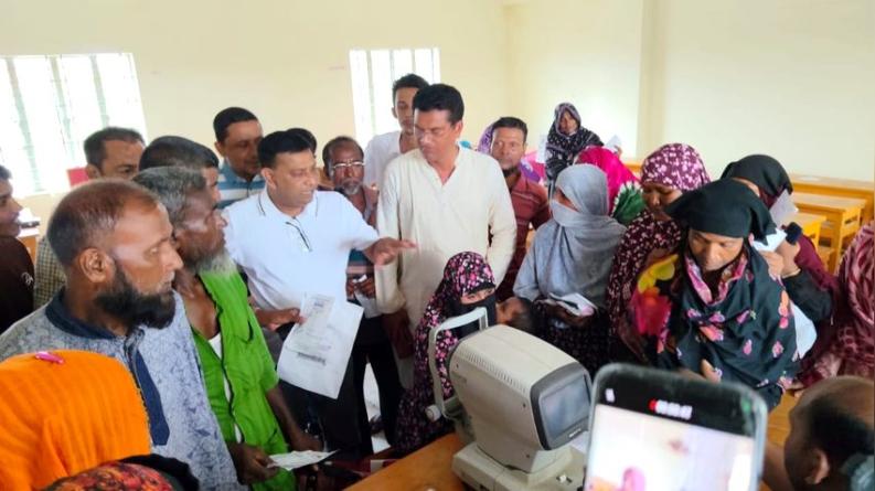 কয়রায় বিনামূল্যে চক্ষু চিকিৎসা ক্যাম্প, সেবা পেলো শতাধিক মানুষ