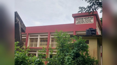 হাতিয়ায় ইউএনওর নিকট শিক্ষকদের ক্লাস ফাঁকি দেওয়া অভিযোগ করলো শিক্ষার্থীরা