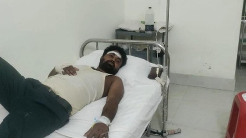 মাদক ব্যবসায় প্রতিবাদ করায় যুবকে কুপিয়ে জখম