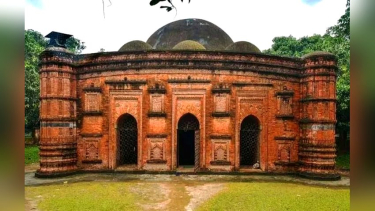কয়রায় ৬০০ বছরের ইতিহাসের নীরব সাক্ষী মসজিদকুঁড় মসজিদ