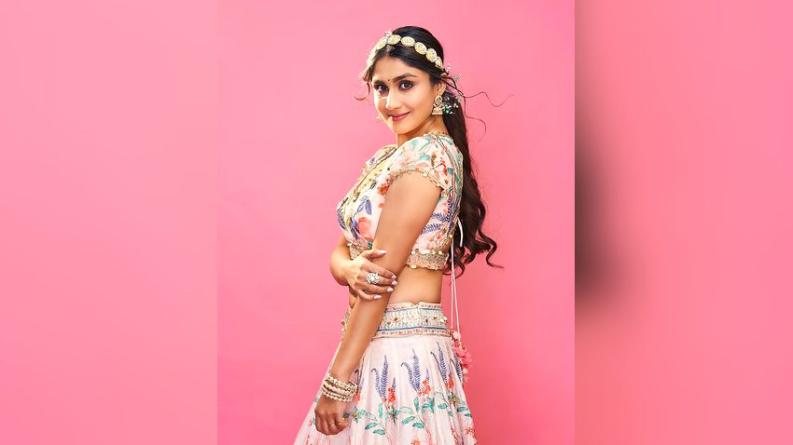 ট্রেনে নিরাপত্তারক্ষীর ওপর ব্লেড দিয়ে আক্রমণের অভিযোগে অভিনেত্রী অন্তরা গ্রেপ্তার