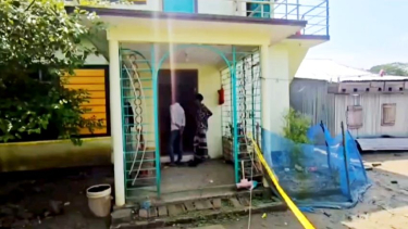 কলাপাড়ায় প্রবাসীর বাড়িতে ডাকাতি, ১ জন গুলিবিদ্ধসহ আহত ৩