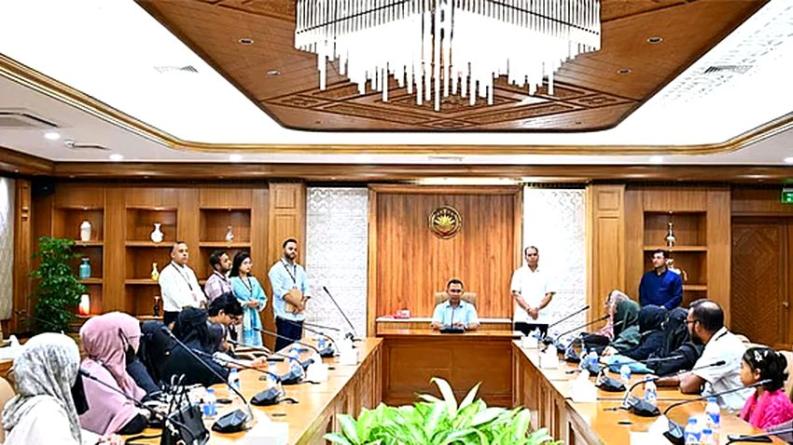 জুলাইয়ে শহীদ ও আহত পরিবারের ১০ সদস্যের হাতে চাকরির নিয়োগপত্র দিলেন প্রধানমন্ত্রী