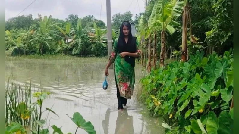 চার দশক ধরে জোয়ারের পানির সঙ্গে লড়াই করছে লোন্দা গ্রামের মানুষ