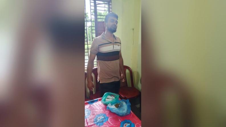 লালমোহনে গাঁজাসহ আটক যুবকে পিটুনি দিয়ে পুলিশে সোপর্দ