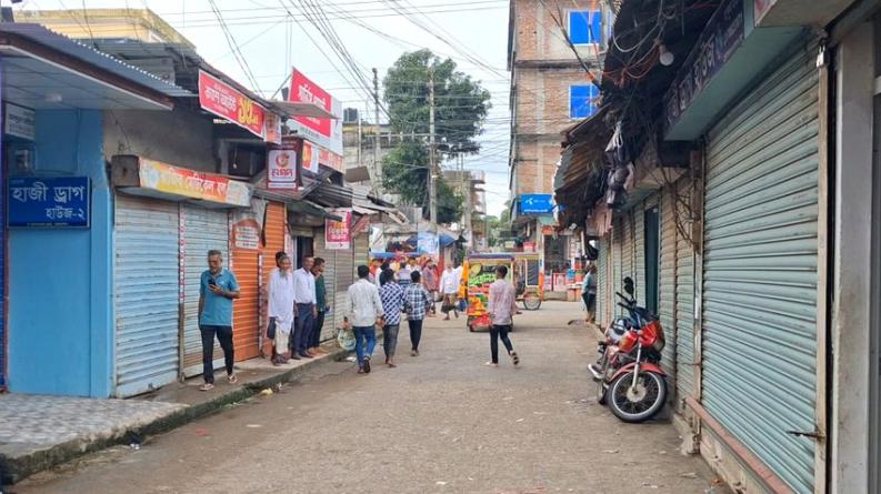 চরফ্যাসনে মোবাইল কোর্ট দেখে পালালো শতাধিক ওষুধ ব্যবসায়ী