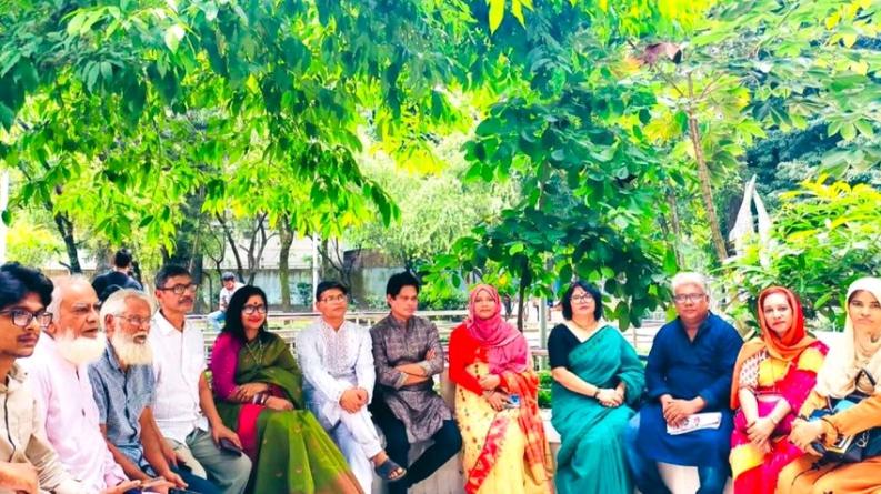 কবিতার পথে তিন দিন