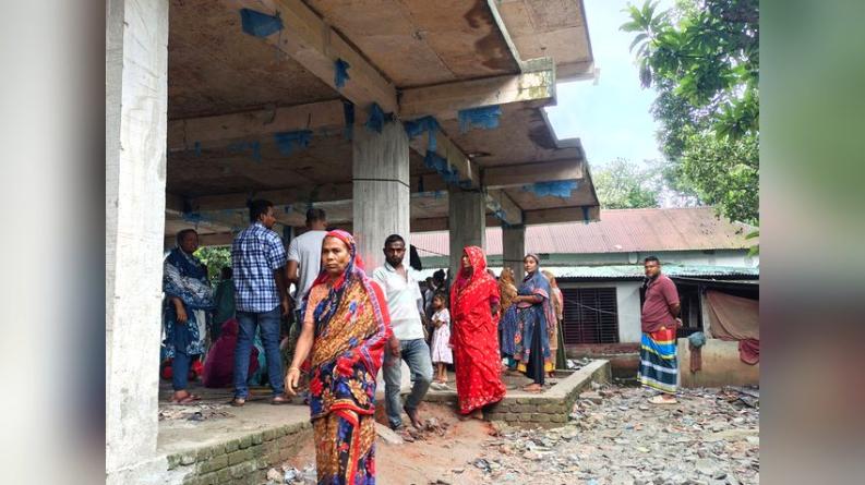 কালীগঞ্জে ডাকাতদের অস্ত্রের আঘাতে গৃহবধূ নিহত, আহত ২