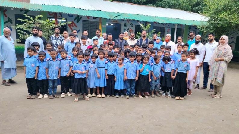লালমোহন সৃষ্টি মডেল একাডেমি পরিদর্শন করলেন শাহারুখ হাফিজ