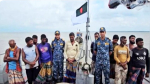 বঙ্গোপসাগরে বিকল ট্রলারসহ ১২ জেলেকে উদ্ধার করল নৌবাহিনী