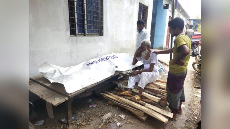 নেছারাবাদে সেফটি ট্যাংকে কাজ করতে নেমে রাজমিস্ত্রীর মৃত্যু