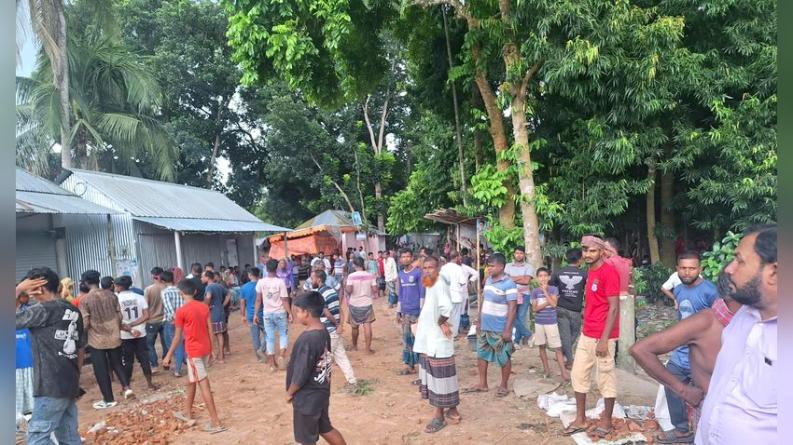 সাড়ে ৭ ঘণ্টার সংঘর্ষের পর ফের উত্তপ্ত খারদিয়া-পরমেশ্বরদী, সতর্ক পুলিশ