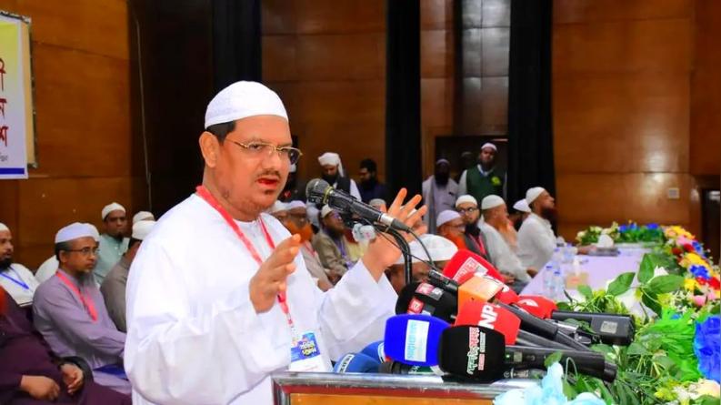 সরকারের নীতিতে পরিবর্তন না এলে জনভাগ্যের উন্নতি হবে না: পীর চরমোনাই