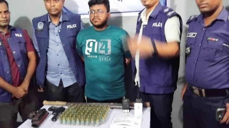 কাউখালীতে ভুয়া পুলিশ আইডিসহ ৬৯ শটগান কার্তুজ উদ্ধার, যুবক গ্রেপ্তার