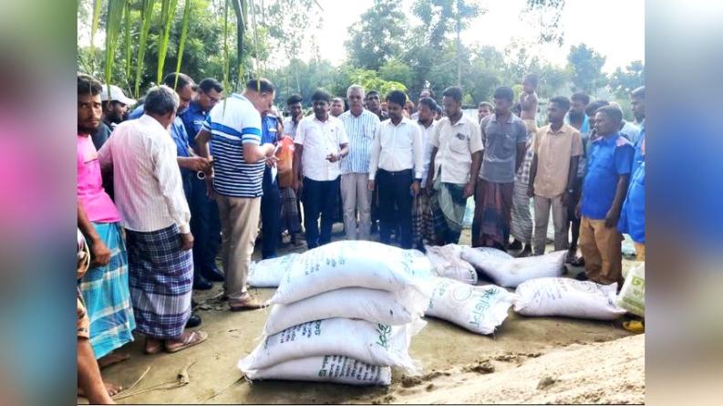 পীরগঞ্জে অবৈধ সার মজুদের দায়ে ব্যবসায়ীকে ৩০ হাজার টাকা জরিমানা
