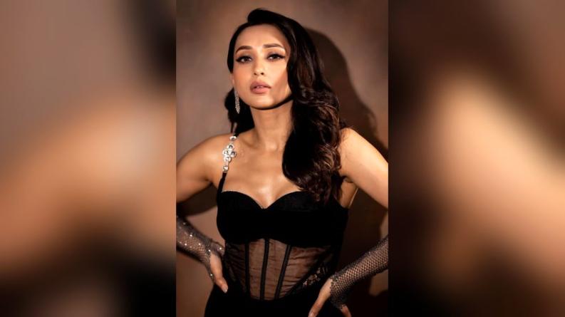 ডিসেম্বরে কালিম্পংয়ে মিমির বিয়ে, পাত্র নৌ-কর্মকর্তা সিদ্ধার্থ?