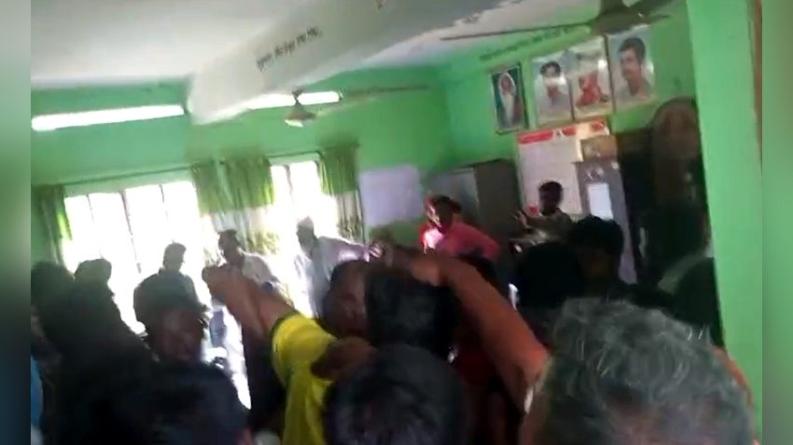 ম্যানেজিং কমিটি গঠন নিয়ে স্কুলে হামলা, প্রধান শিক্ষককে মারধর