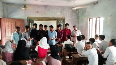 কয়রার শিক্ষাপ্রতিষ্ঠানে জুয়া-মাদকের ক্ষতি তুলে ধরে ছাত্রদলের প্রচার