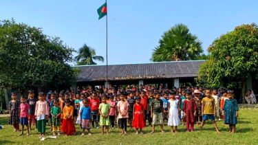পাকা ভবন ছাড়াই দুই দশক ধরে চলছে মোহাম্মাদিয়া বিদ্যালয়