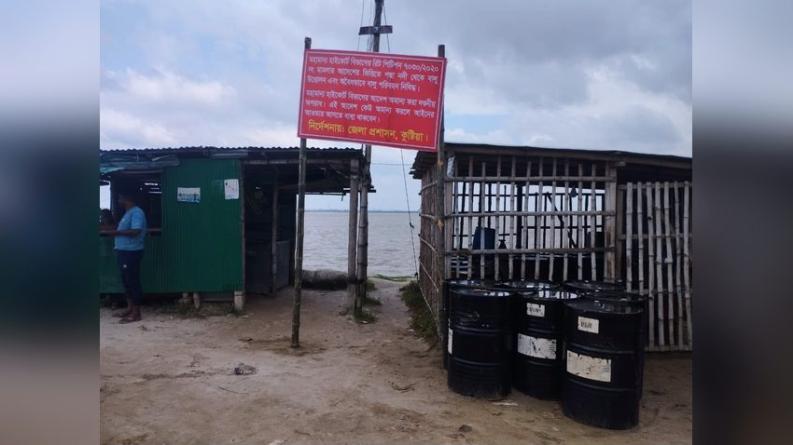 পদ্মা নদী থেকে বালু উত্তোলন নিষিদ্ধ, হাইকোর্টের নির্দেশনায় সাইনবোর্ড স্থাপন