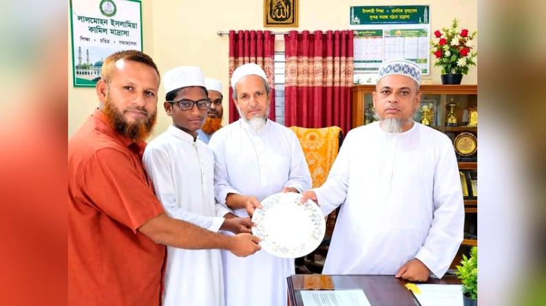 লালমোহনে গ্রীষ্মকালীন ক্রীড়া প্রতিযোগিতায় সাঁতারে প্রথম বাপ্পি