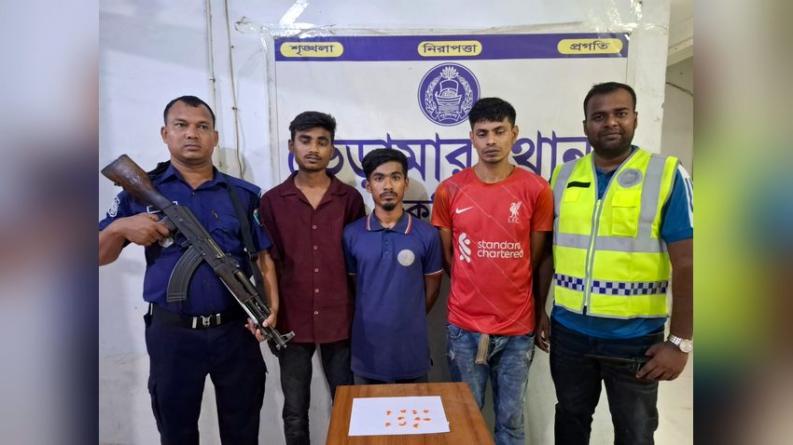 ভেড়ামারায় ৫০ পিস ইয়াবাসহ ৩ মাদক কারবারি গ্রেফতার