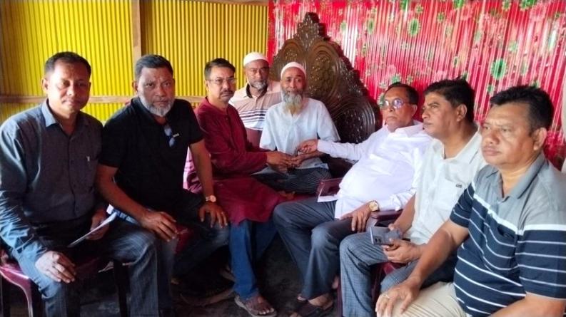 প্যারালাইসিসে আক্রান্ত যুবদল নেতার চিকিৎসায় সহায়তা দিলেন হাফিজ উদ্দিন