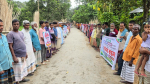 হত্যা মামলায় নিরীহদের আসামি করার প্রতিবাদে চাটমোহরে মানববন্ধন