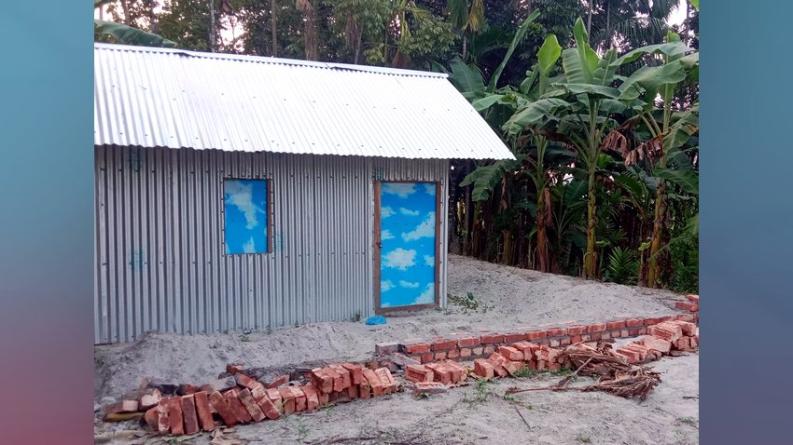 কাঁঠালিয়ায় জমিতে ভবন নির্মাণে বাধা, ৫ লাখ টাকা চাঁদা দাবির অভিযোগ