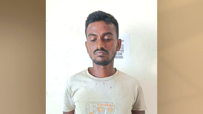 নেশার টাকা না পেয়ে মাকে কাস্তে দিয়ে হত্যার অভিযোগ, ছেলে আটক