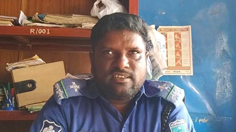 প্রধানমন্ত্রীর নাম ব্যবহার করে চাঁদা দাবির অভিযোগ কয়রার দফাদার মতিয়ারের বিরুদ্ধে