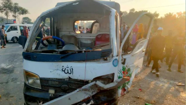 ত্রিশালে কাভার্ডভ্যানের ধাক্কায় প্রাণ গেল স্পিনিং মিলের দুই শ্রমিকের, আহত ৯