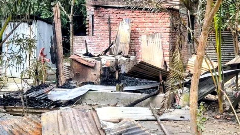 তাইজুল হত্যা ঘিরে কালকিনিতে অর্ধশতাধিক বাড়িতে হামলা-অগ্নিসংযোগ