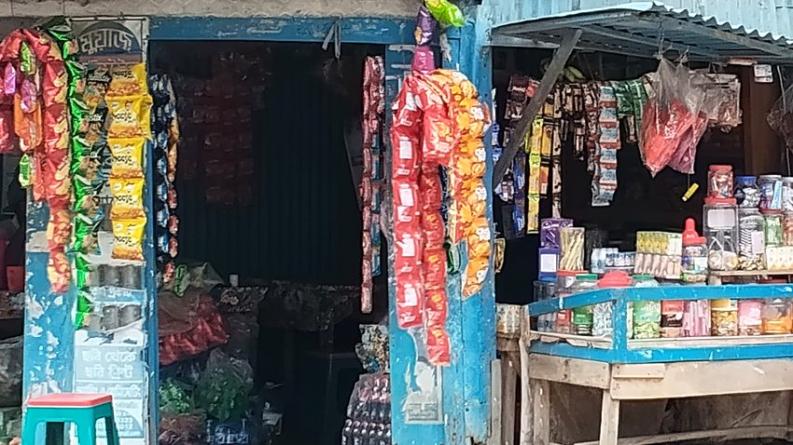 কাউখালীতে মেয়াদোত্তীর্ণ শিশুখাদ্য বিক্রির অভিযোগ, বাড়ছে স্বাস্থ্যঝুঁকি