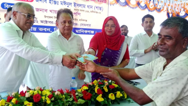 সিংগাইরের ৮৪টি দুর্গাপূজা মণ্ডপে ১৬ লাখ ৮০ হাজার টাকা অনুদান