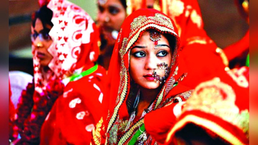 বাল্যবিয়ের ছোবলে কমছে উলিপুরের বালিকা শিক্ষার্থী, সংকটে প্রতিষ্ঠান