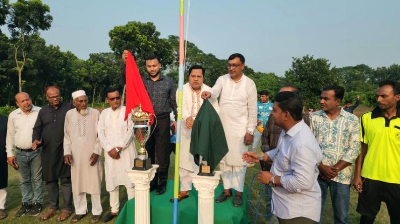 ভেড়ামারায় আবু হাজী জহির উদ্দিন স্মৃতি ফুটবল টুর্নামেন্টের ফাইনাল ও পুরস্কার বিতরণী