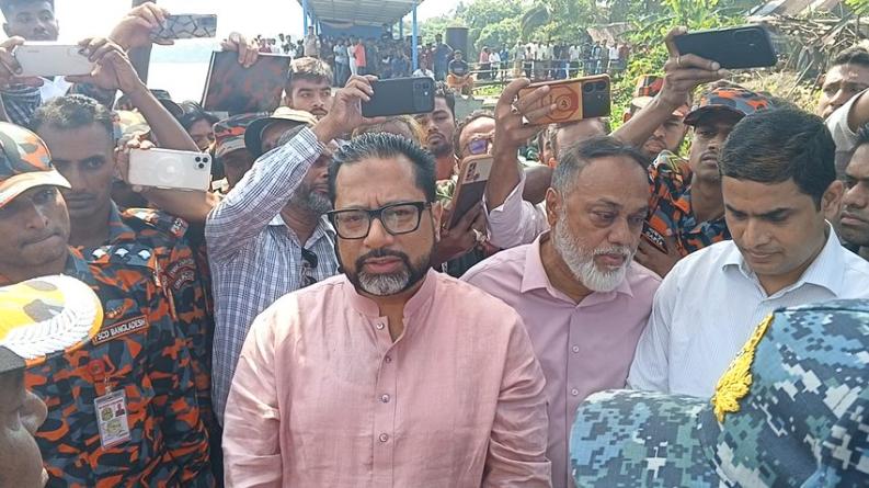 পিরোজপুর: কালীগঙ্গায় ট্রলারডুবিতে শিশু নিহত, নিখোঁজ মাকে উদ্ধারে অভিযান