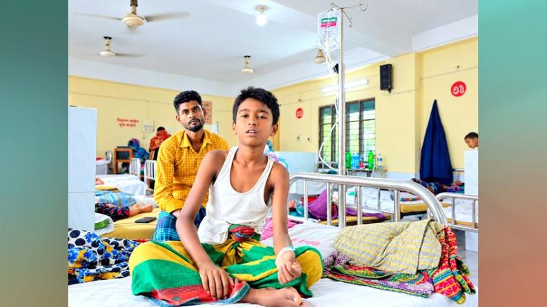 লালমোহনে ১০ দিনে ডেঙ্গুতে আক্রান্ত ২৪ জন, হাসপাতালে ভর্তি ৩